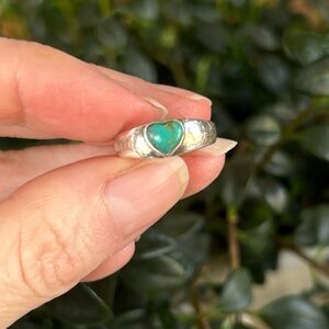 Vintage Native American Sterling Silver Green Turquoise Ring